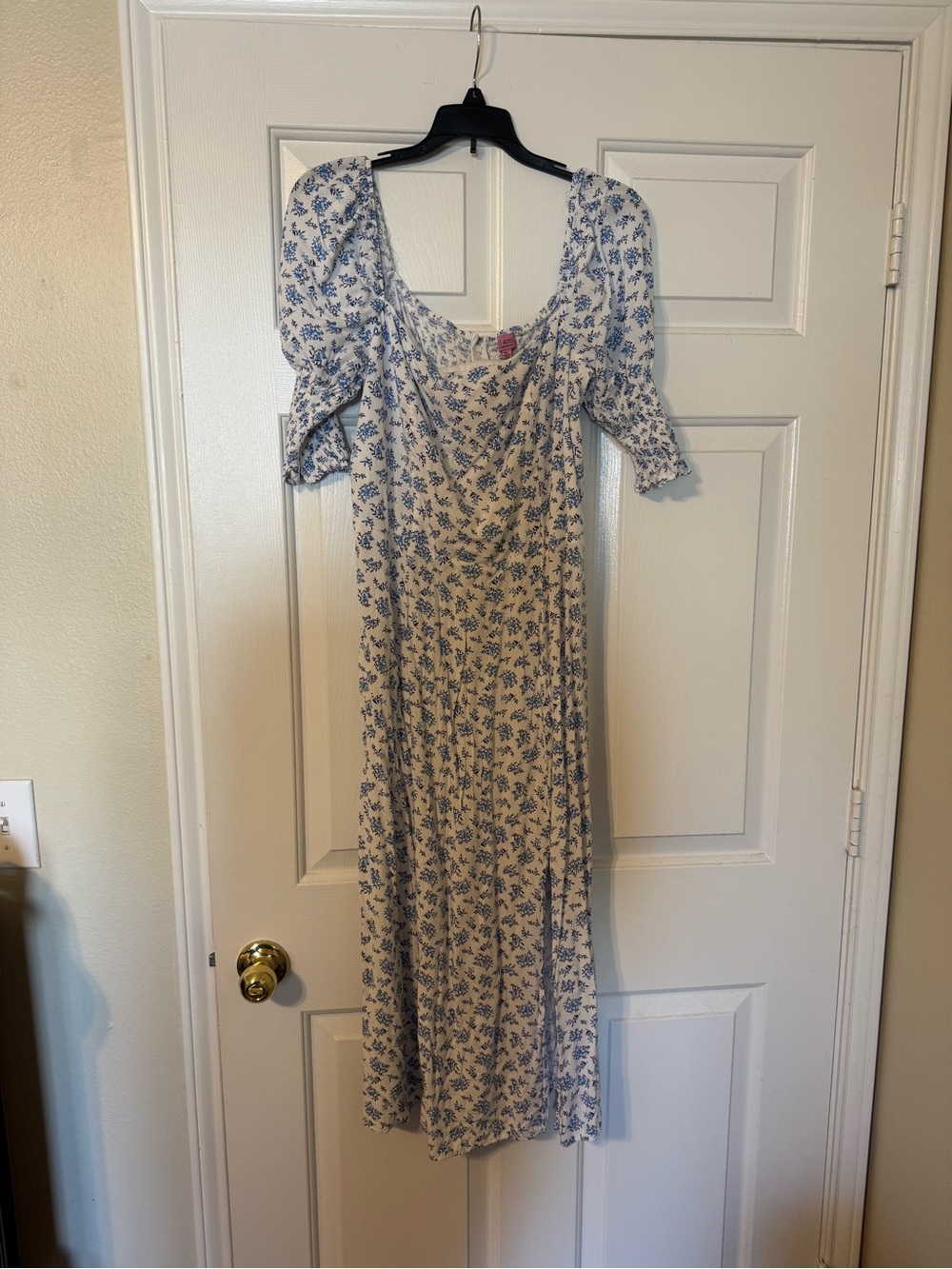 miami White and Blue Floral Maxi Dress with Puff Sleeves